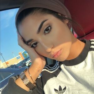 Meet your Posher, Farah